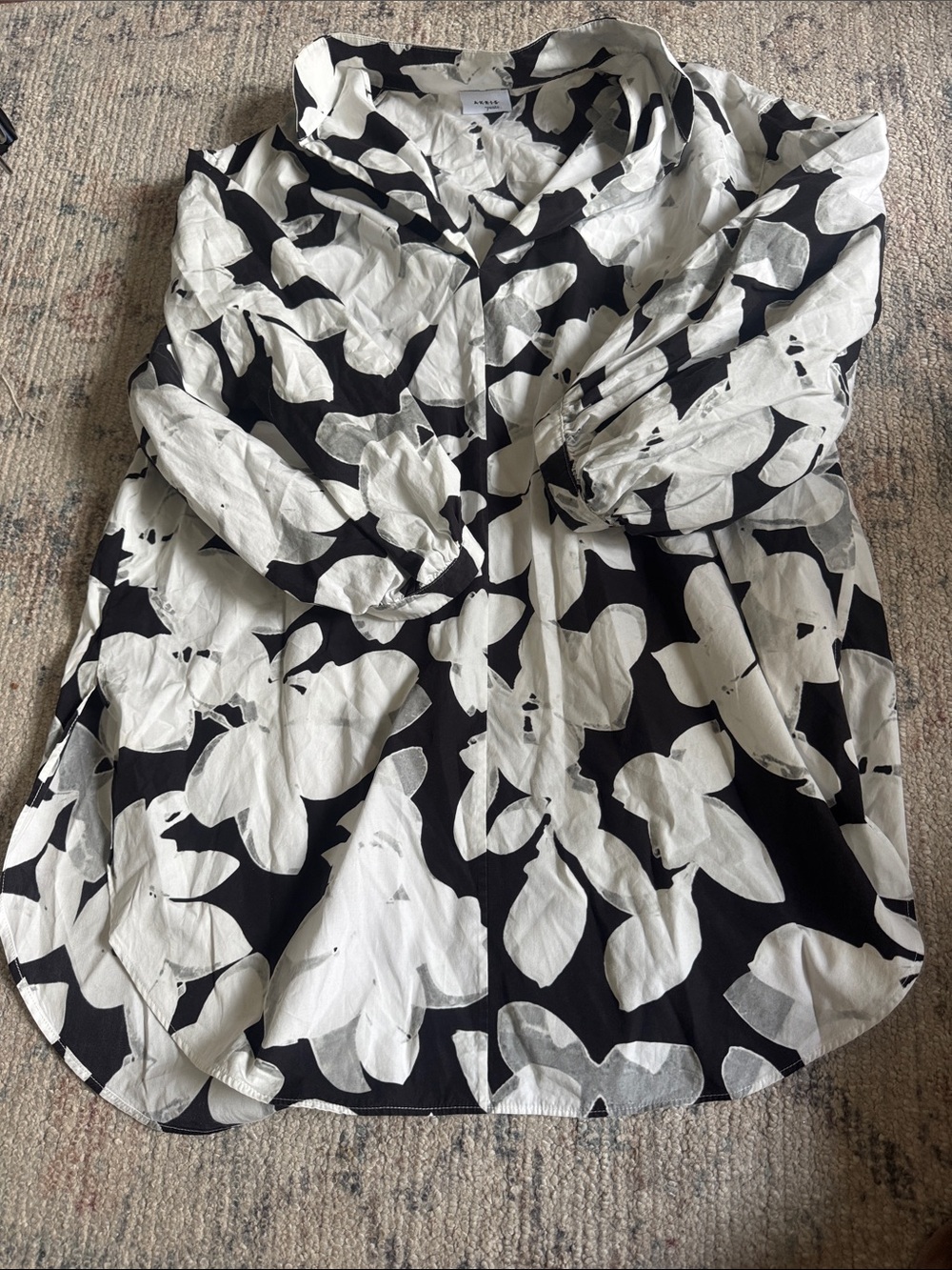 Akris Women’s Black & White Floral Print top